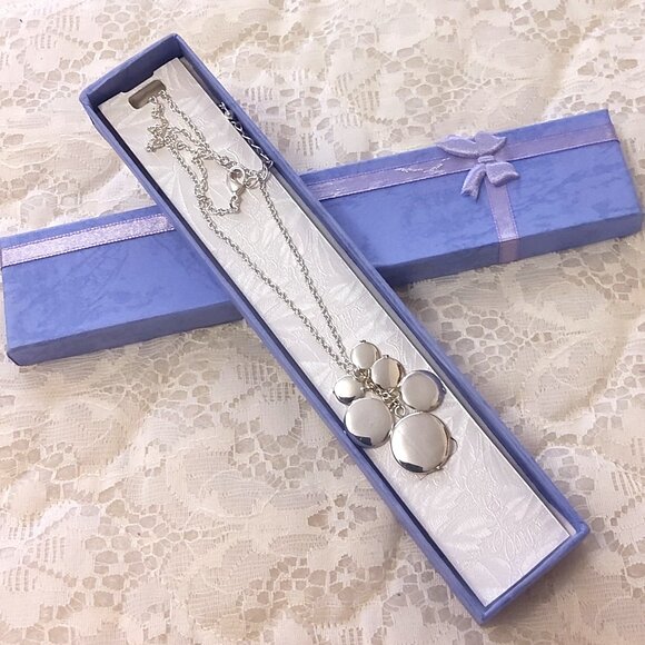 Vintage NEW LC Liz Claiborne Silver Tone Pendant Necklace for Women Girls - Picture 7 of 10